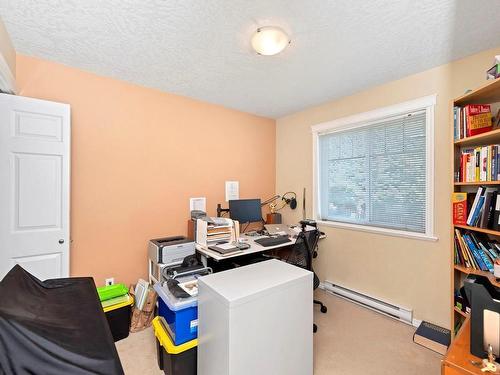 615 Treanor Ave, Langford, BC - Indoor Photo Showing Bedroom