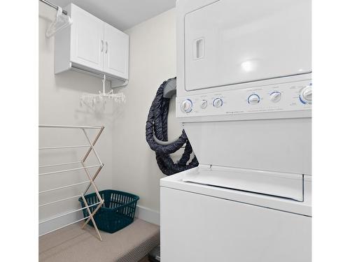 8-344 Hirst Ave, Parksville, BC - Indoor Photo Showing Laundry Room