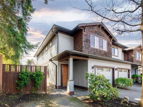 8-344 Hirst Ave, Parksville, BC - Outdoor With Facade