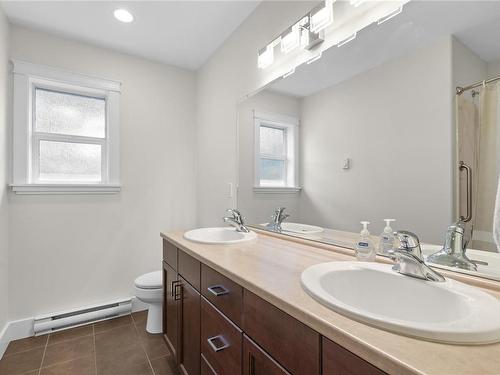 8-344 Hirst Ave, Parksville, BC - Indoor Photo Showing Bathroom