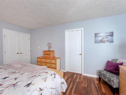 3718 Arbutus Dr North, Cobble Hill, BC - Indoor Photo Showing Bedroom