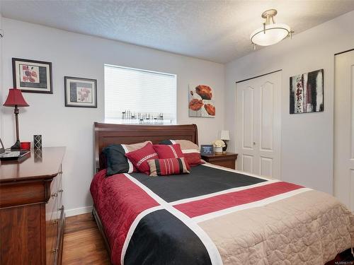 3718 Arbutus Dr North, Cobble Hill, BC - Indoor Photo Showing Bedroom