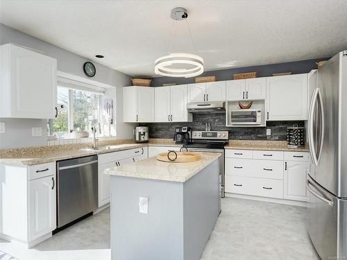 3718 Arbutus Dr North, Cobble Hill, BC - Indoor Photo Showing Kitchen With Stainless Steel Kitchen With Upgraded Kitchen