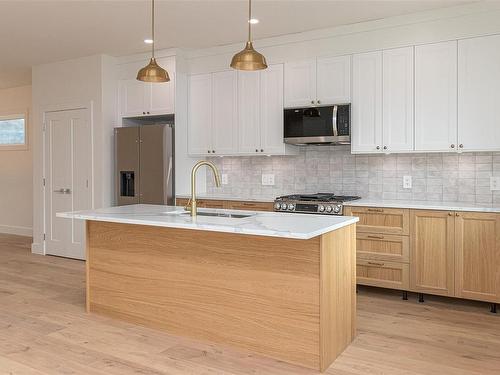 6926 Ridgecrest Rd, Sooke, BC - Indoor Photo Showing Kitchen With Upgraded Kitchen
