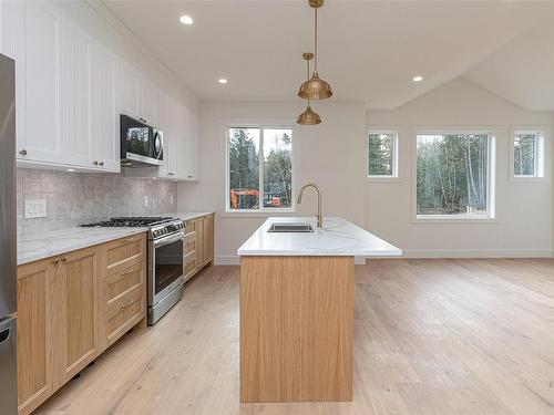 6926 Ridgecrest Rd, Sooke, BC - Indoor Photo Showing Kitchen With Double Sink
