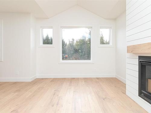 6926 Ridgecrest Rd, Sooke, BC - Indoor With Fireplace