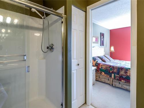 8-417 Heather Crt, Comox, BC - Indoor Photo Showing Bathroom