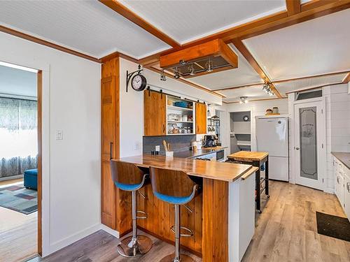 733 Castle St, Duncan, BC - Indoor Photo Showing Kitchen