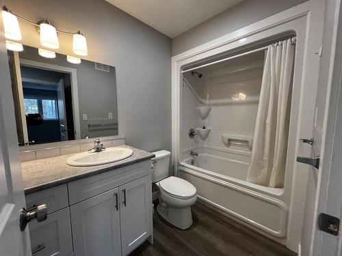 487 Oliver Road, Thunder Bay, ON - Indoor Photo Showing Bathroom