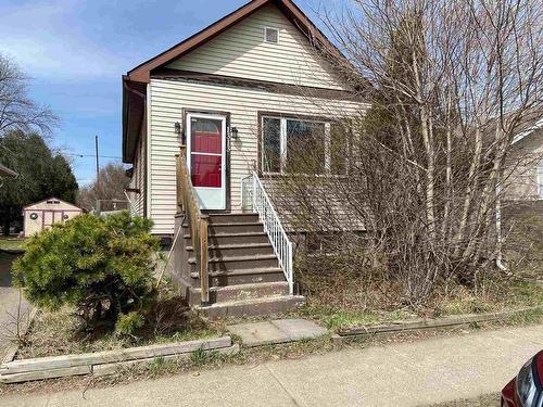 1313 Gore Street West, Thunder Bay, ON - Outdoor