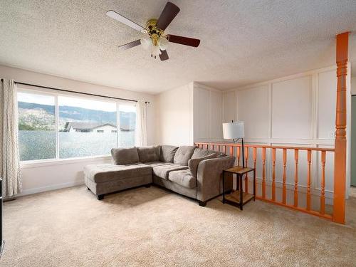 A-227 Brooke Drive, Chase, BC - Indoor Photo Showing Living Room