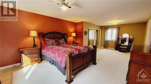 215 Fireside Drive, Constance Bay, ON - Indoor Photo Showing Bedroom