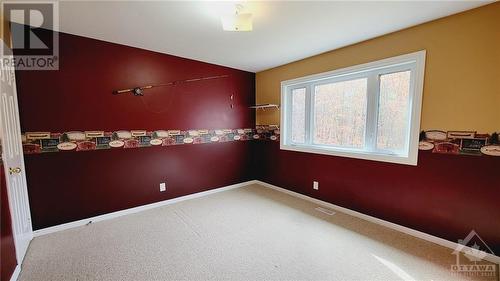 215 Fireside Drive, Constance Bay, ON - Indoor Photo Showing Other Room