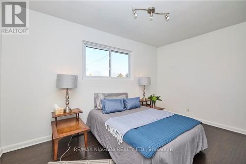 4503 Maplewood Ave, Niagara Falls, ON - Indoor Photo Showing Bedroom