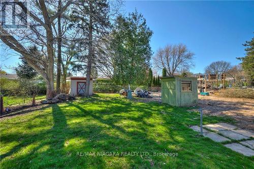 4503 Maplewood Ave, Niagara Falls, ON - Outdoor With Backyard