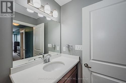 #805 -150 Wellington St E, Guelph, ON - Indoor Photo Showing Bathroom