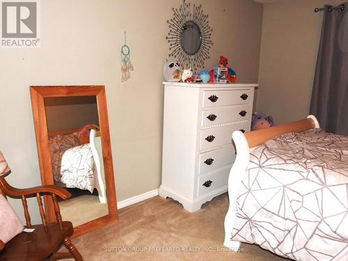 286 Kensington Ave, Ingersoll, ON - Indoor Photo Showing Bedroom
