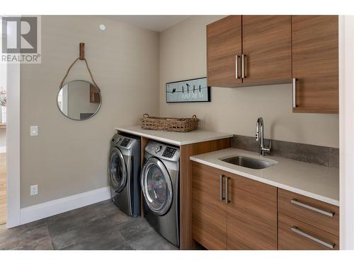 1504 Marble Ledge Drive, Lake Country, BC - Indoor Photo Showing Laundry Room
