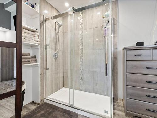 Master bedroom - 7 Rue De Mont-Laurier, Cantley, QC - Indoor Photo Showing Bathroom