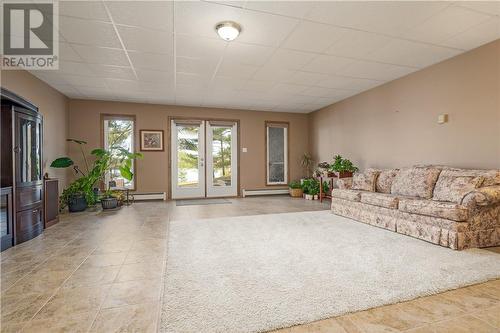 45 Gauthier, Alban, ON - Indoor Photo Showing Living Room