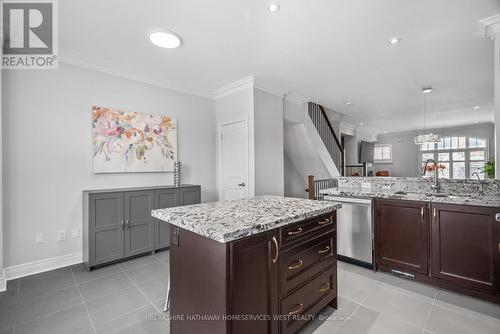 1855 Pagehurst Ave, Mississauga, ON - Indoor Photo Showing Kitchen With Upgraded Kitchen