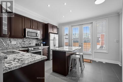 1855 Pagehurst Ave, Mississauga, ON - Indoor Photo Showing Kitchen With Double Sink With Upgraded Kitchen