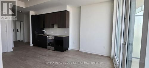 3602 - 3900 Confederation Parkway, Mississauga, ON - Indoor