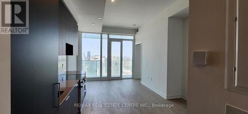 3602 - 3900 Confederation Parkway, Mississauga, ON - Indoor Photo Showing Other Room