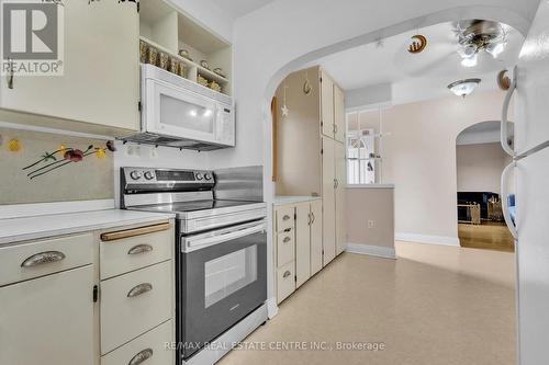 112 Kehl Street, Kitchener, ON - Indoor Photo Showing Kitchen
