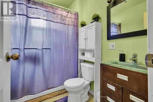 112 Kehl Street, Kitchener, ON - Indoor Photo Showing Bathroom