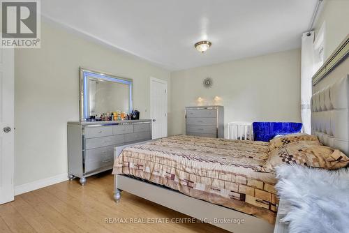 112 Kehl St, Kitchener, ON - Indoor Photo Showing Bedroom