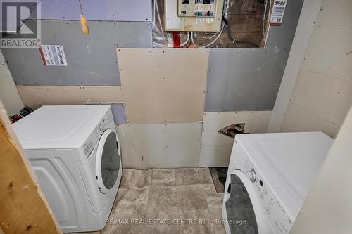 112 Kehl St, Kitchener, ON - Indoor Photo Showing Laundry Room