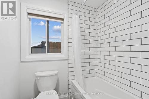 2637 Boblink Lane N, London, ON - Indoor Photo Showing Bathroom