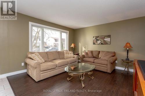 488 Alston Rd, London, ON - Indoor Photo Showing Living Room