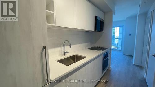 1623 - 2031 Kennedy Road, Toronto, ON - Indoor Photo Showing Kitchen