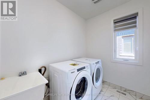 20 Marlene Johnstone Dr, East Gwillimbury, ON - Indoor Photo Showing Laundry Room