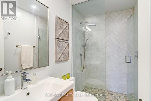 82 Harris Cres, Vaughan, ON - Indoor Photo Showing Bathroom