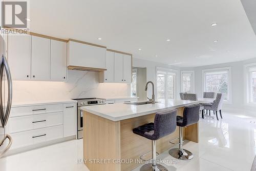 295 Elgin Mills Road W, Richmond Hill, ON - Indoor Photo Showing Kitchen With Upgraded Kitchen
