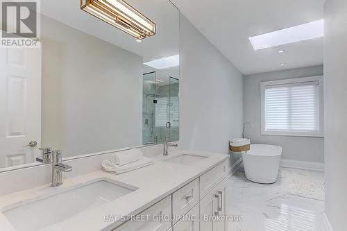 295 Elgin Mills Road W, Richmond Hill, ON - Indoor Photo Showing Bathroom