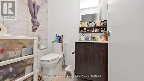 3708 - 5 Buttermill Avenue, Vaughan, ON - Indoor Photo Showing Bathroom