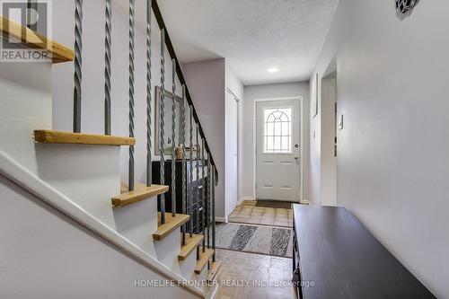 5 Penwick Cres, Richmond Hill, ON - Indoor Photo Showing Other Room
