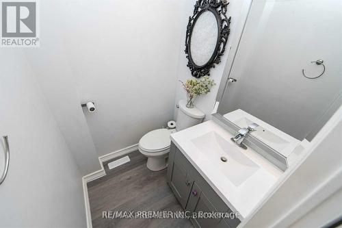 Main - 376 Kelly Crescent, Newmarket, ON - Indoor Photo Showing Bathroom