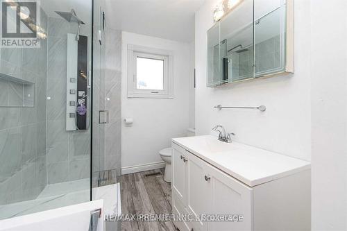 Main - 376 Kelly Crescent, Newmarket, ON - Indoor Photo Showing Bathroom