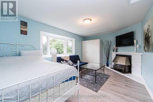 Main - 376 Kelly Crescent, Newmarket, ON - Indoor Photo Showing Bedroom