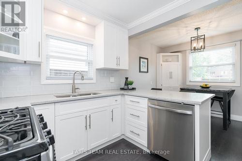 562 Simcoe Street, Collingwood, ON - Indoor Photo Showing Kitchen With Double Sink