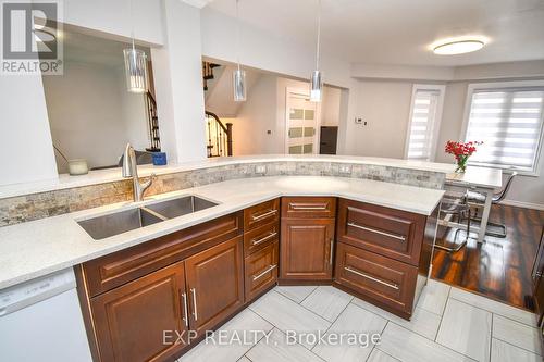 30 Aikens Crescent, Barrie, ON - Indoor Photo Showing Kitchen With Double Sink