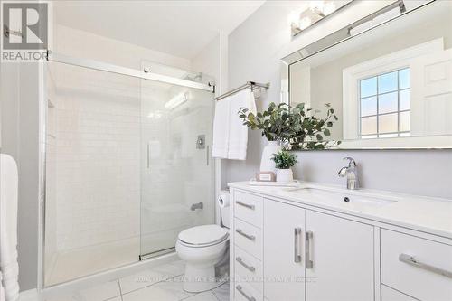 2072 Chippewa Trail, Mississauga, ON - Indoor Photo Showing Bathroom