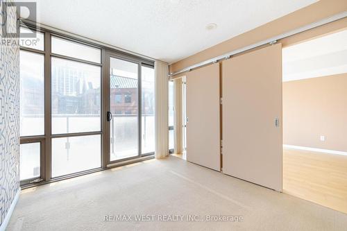 1306 - 38 Grenville Street, Toronto, ON - Indoor Photo Showing Other Room