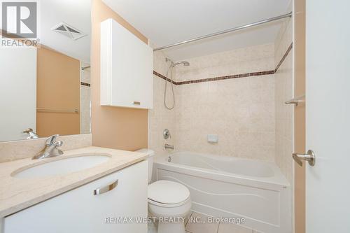 1306 - 38 Grenville Street, Toronto, ON - Indoor Photo Showing Bathroom