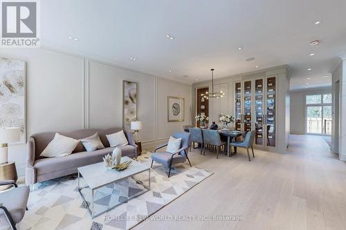 168 Glenvale Boulevard, Toronto, ON - Indoor Photo Showing Living Room